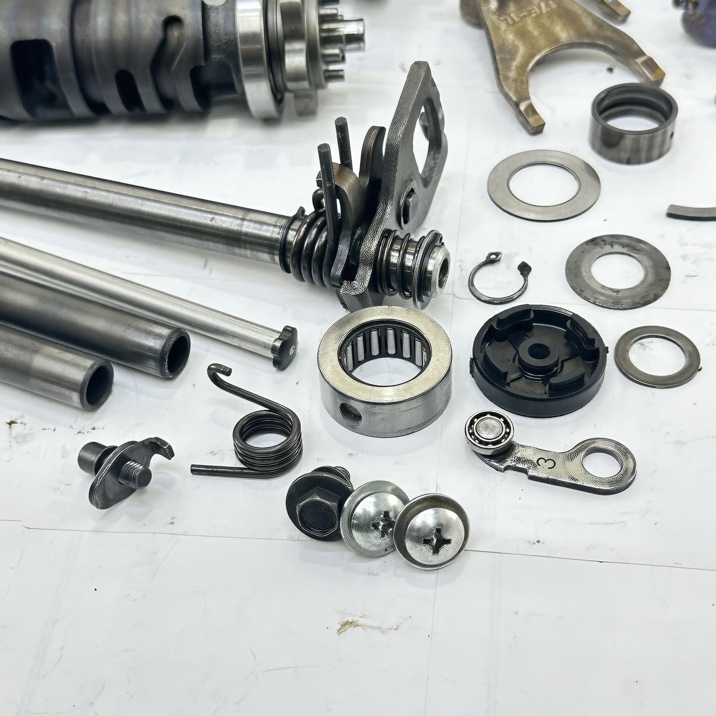 2007 - 2008 SUZUKI GSXR 1000 TRANSMISSION ENGINE MOTOR TRANNY GEARS SHAFT