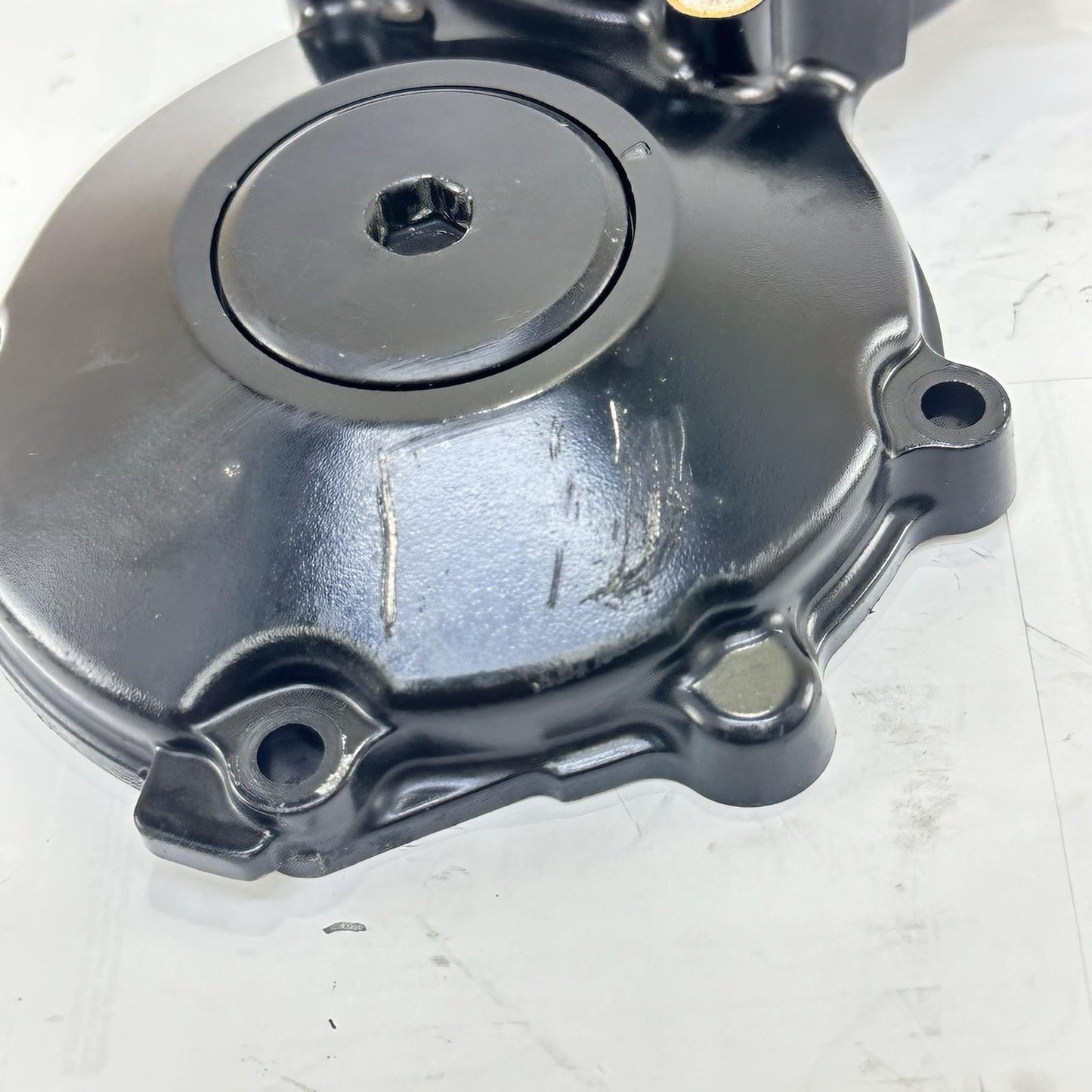 2007 - 2008 SUZUKI GSXR 1000 STARTER CLUTCH COVER GEAR ENGINE MOTOR SIDE PANEL