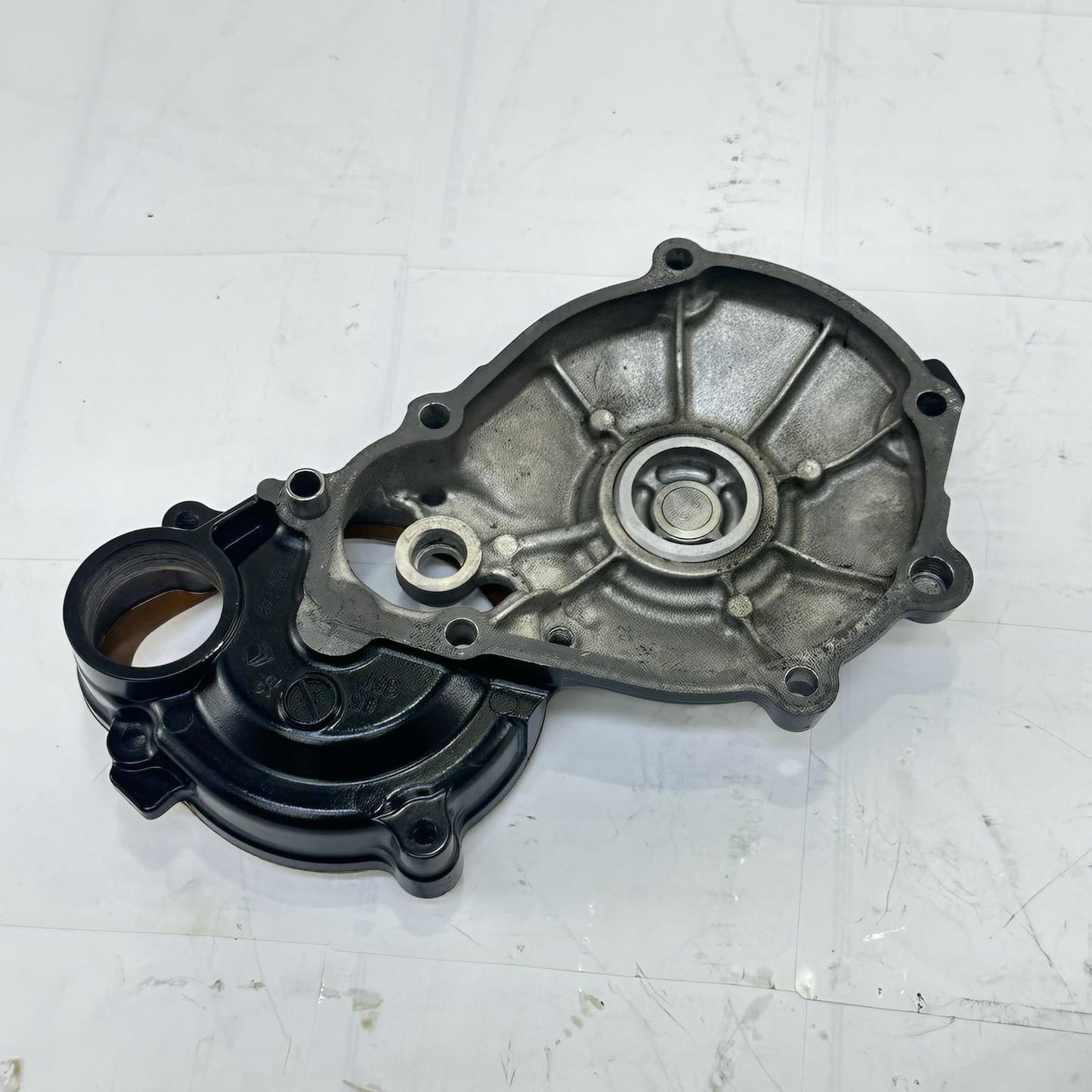 2007 - 2008 SUZUKI GSXR 1000 STARTER CLUTCH COVER GEAR ENGINE MOTOR SIDE PANEL