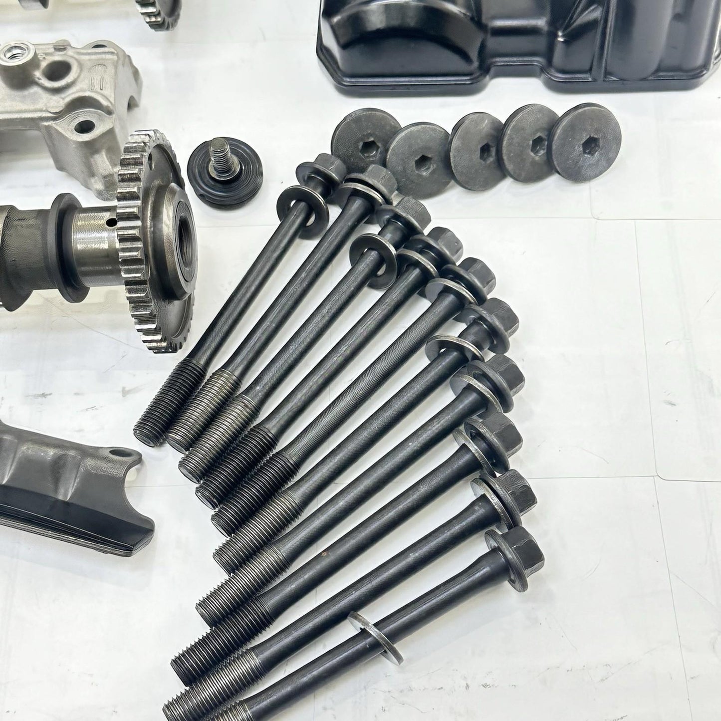 2007 - 2008 SUZUKI GSXR 1000 CYLINDER HEAD TOP END ENGINE VALVE COVER CAMSHAFT