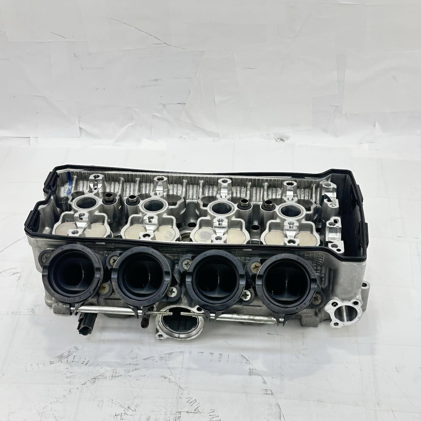 2007 - 2008 SUZUKI GSXR 1000 CYLINDER HEAD TOP END ENGINE VALVE COVER CAMSHAFT