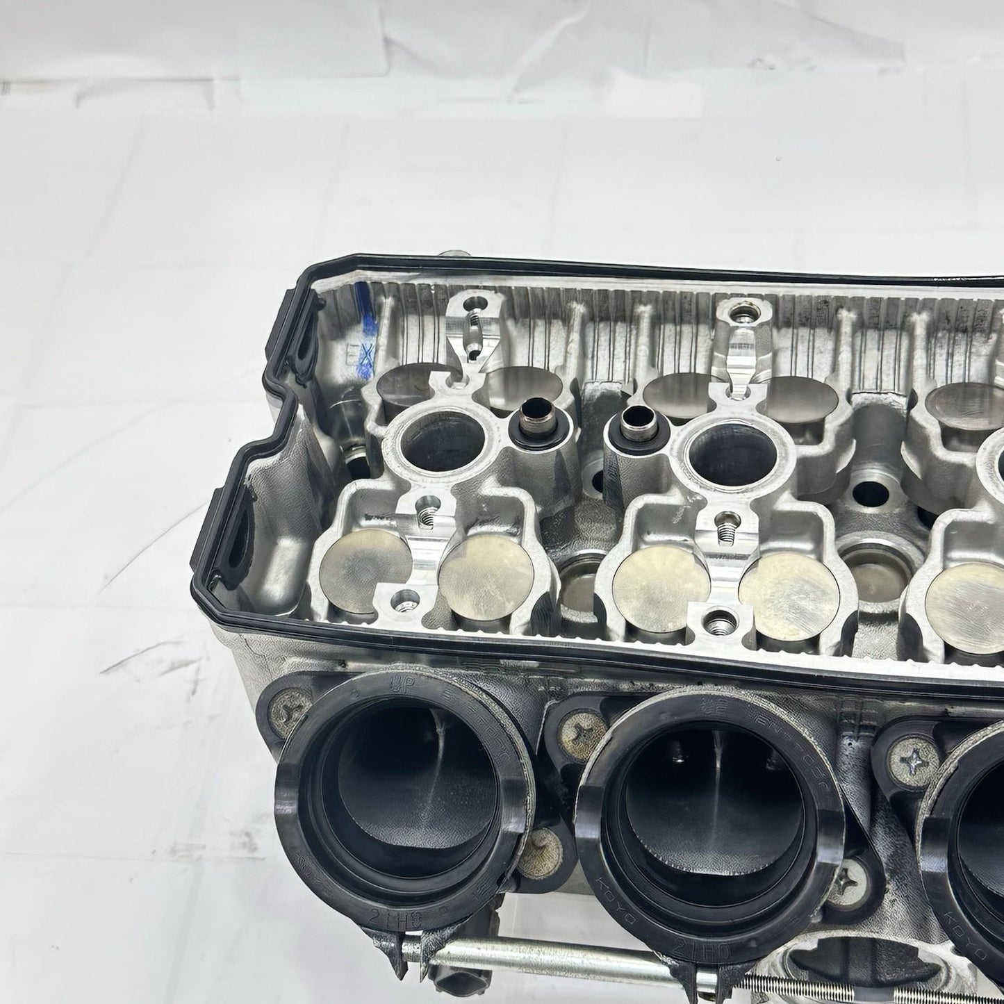 2007 - 2008 SUZUKI GSXR 1000 CYLINDER HEAD TOP END ENGINE VALVE COVER CAMSHAFT