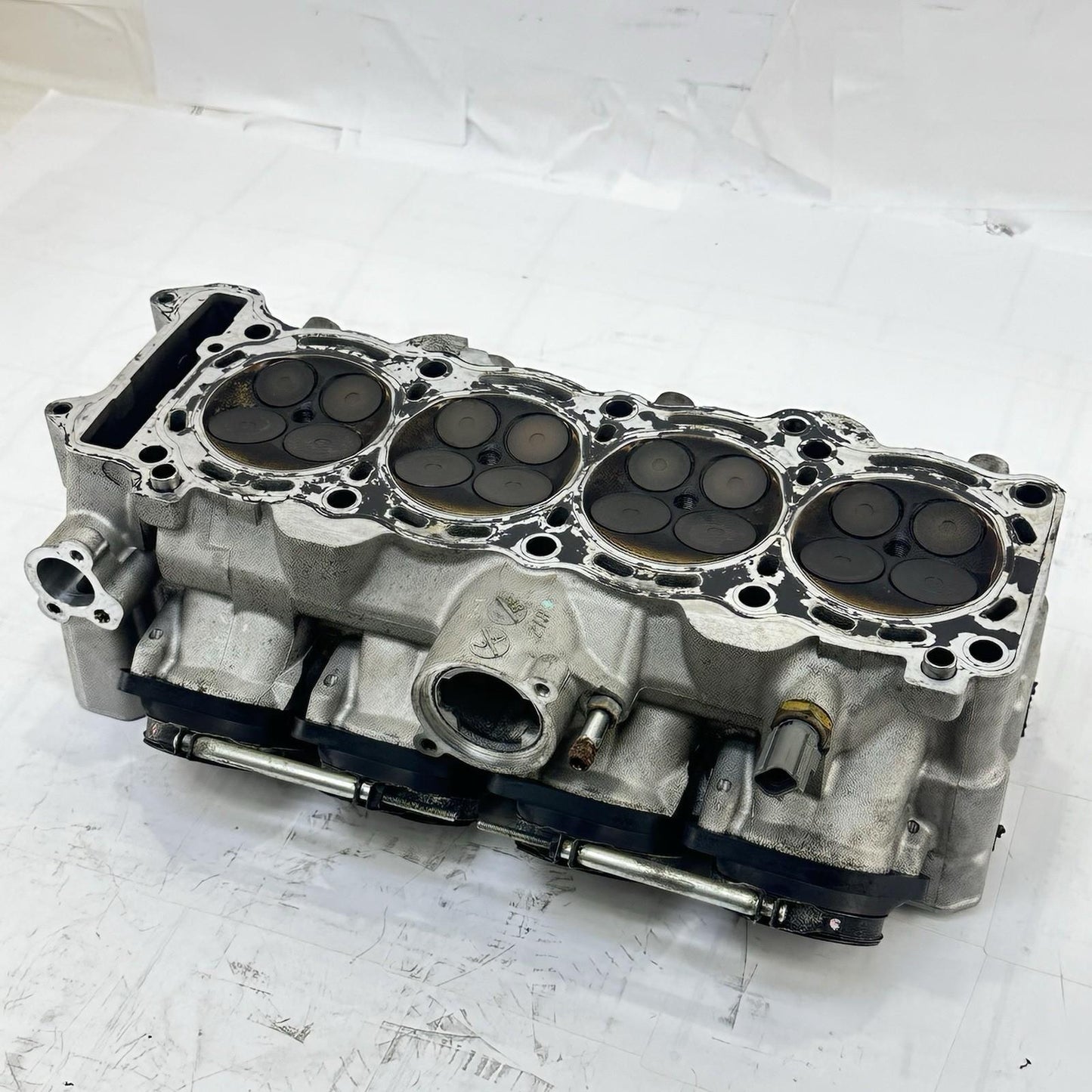 2007 - 2008 SUZUKI GSXR 1000 CYLINDER HEAD TOP END ENGINE VALVE COVER CAMSHAFT