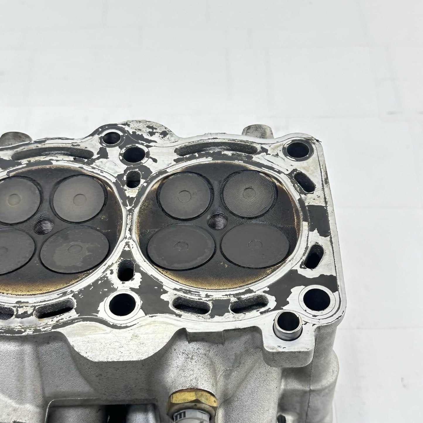 2007 - 2008 SUZUKI GSXR 1000 CYLINDER HEAD TOP END ENGINE VALVE COVER CAMSHAFT