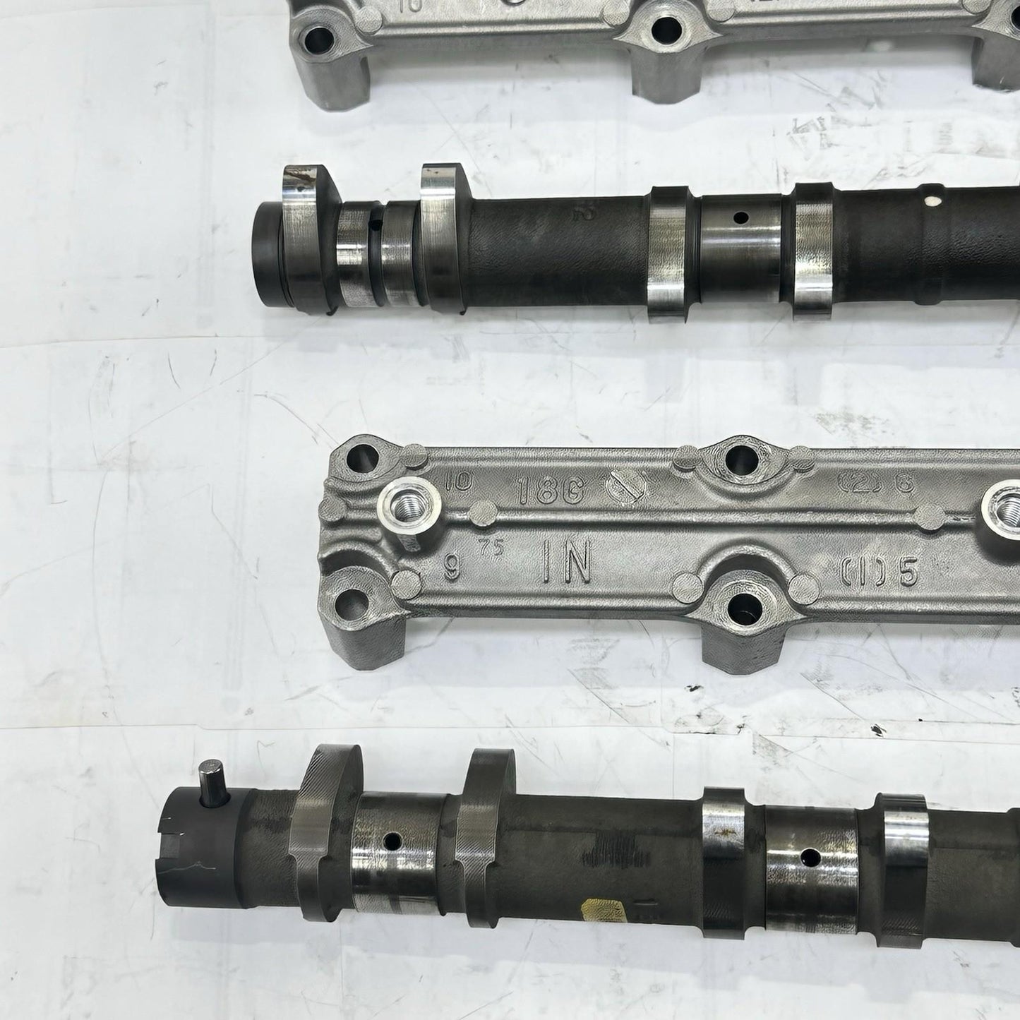 2007 - 2008 SUZUKI GSXR 1000 CYLINDER HEAD TOP END ENGINE VALVE COVER CAMSHAFT