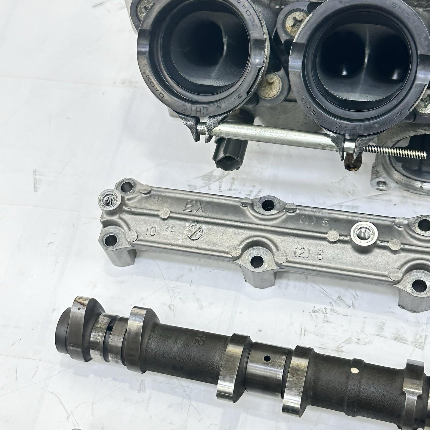 2007 - 2008 SUZUKI GSXR 1000 CYLINDER HEAD TOP END ENGINE VALVE COVER CAMSHAFT