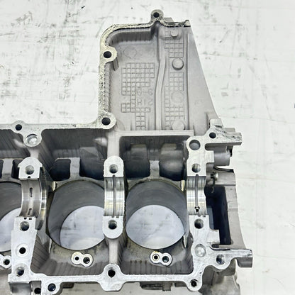 2007 - 2008 SUZUKI GSXR 1000 CRANK CASE UPPER BLOCK ENGINE MOTOR SILVER STOCK