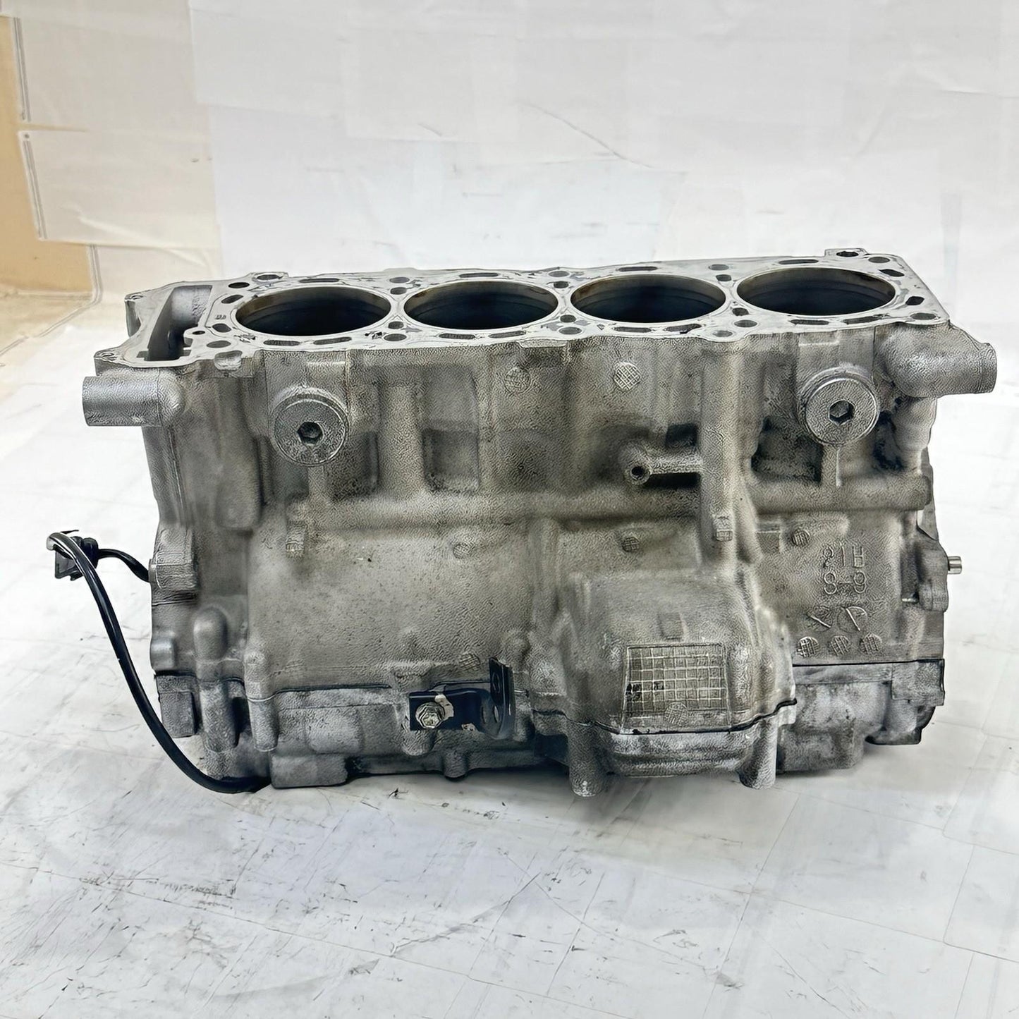 2007 - 2008 SUZUKI GSXR 1000 CRANK CASE UPPER BLOCK ENGINE MOTOR SILVER STOCK