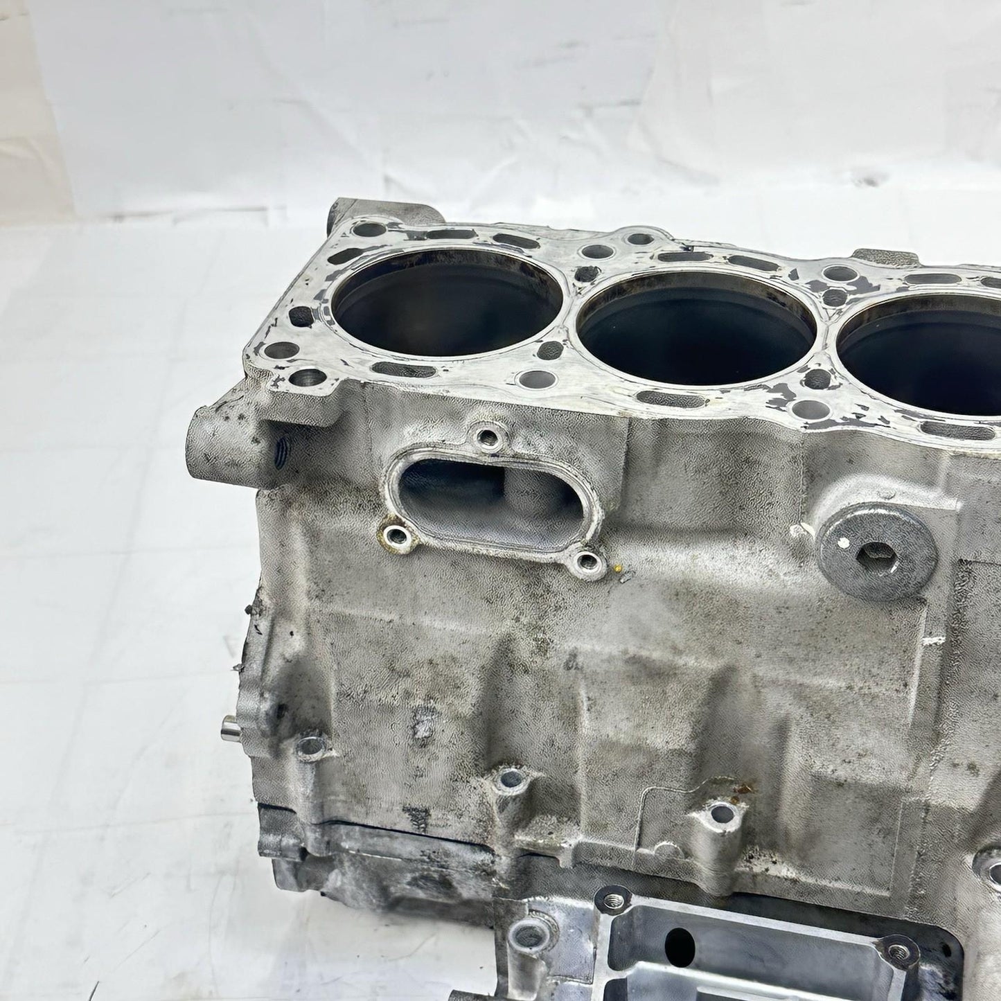 2007 - 2008 SUZUKI GSXR 1000 CRANK CASE UPPER BLOCK ENGINE MOTOR SILVER STOCK