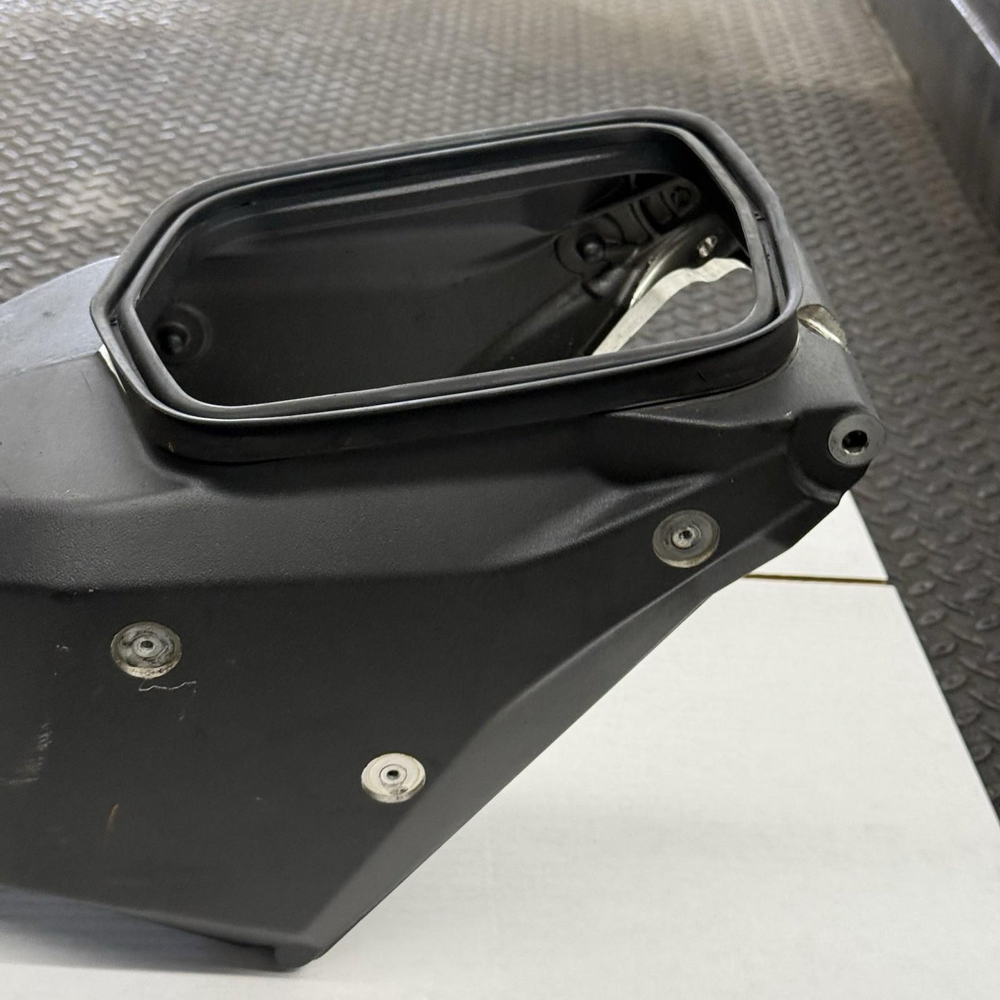 2020 - 2024 DUCATI PANIGALE V2 FRAME MAIN CHASSIS BLACK STRAIGHT BLACK STOCK