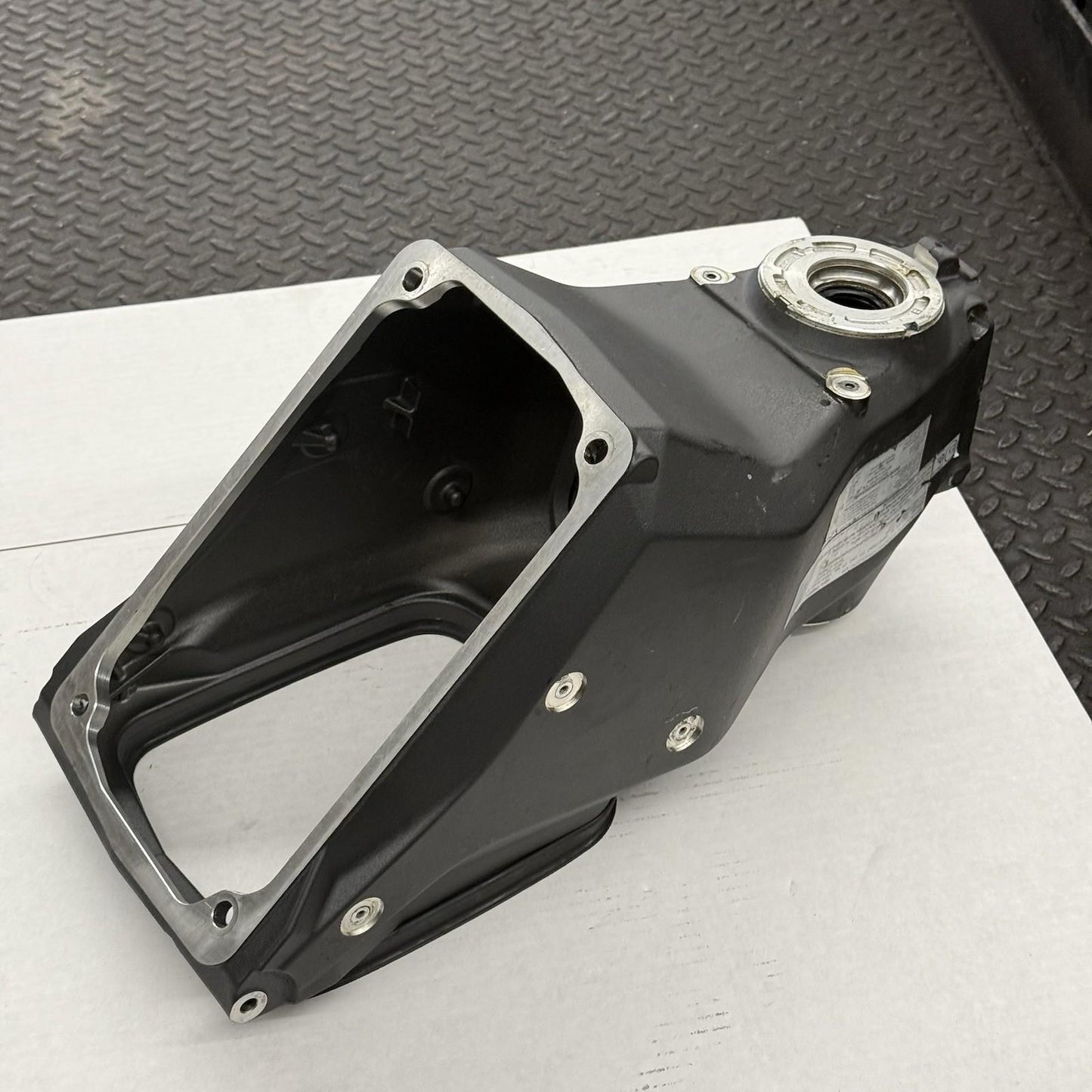 2020 - 2024 DUCATI PANIGALE V2 FRAME MAIN CHASSIS BLACK STRAIGHT BLACK STOCK