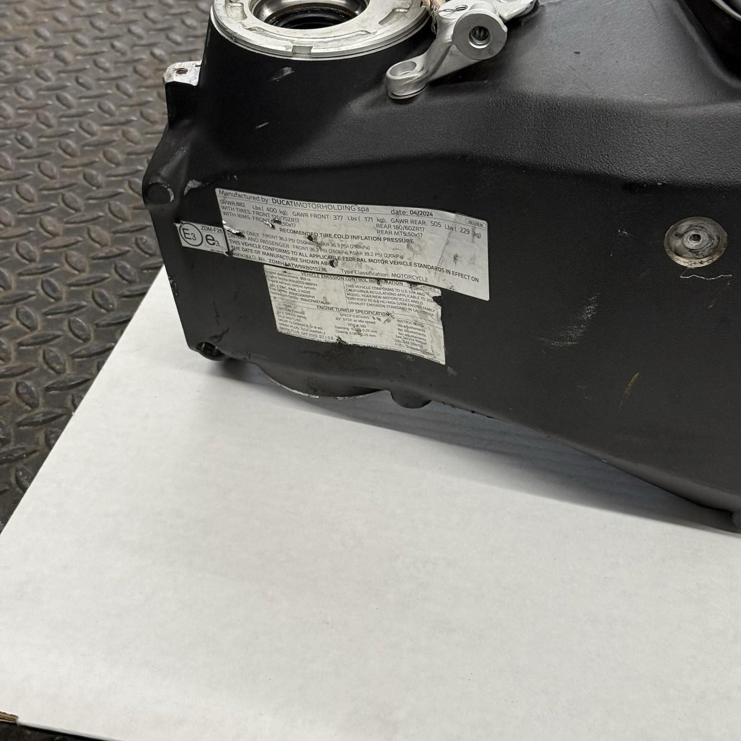 2020 - 2024 DUCATI PANIGALE V2 FRAME MAIN CHASSIS BLACK STRAIGHT BLACK STOCK