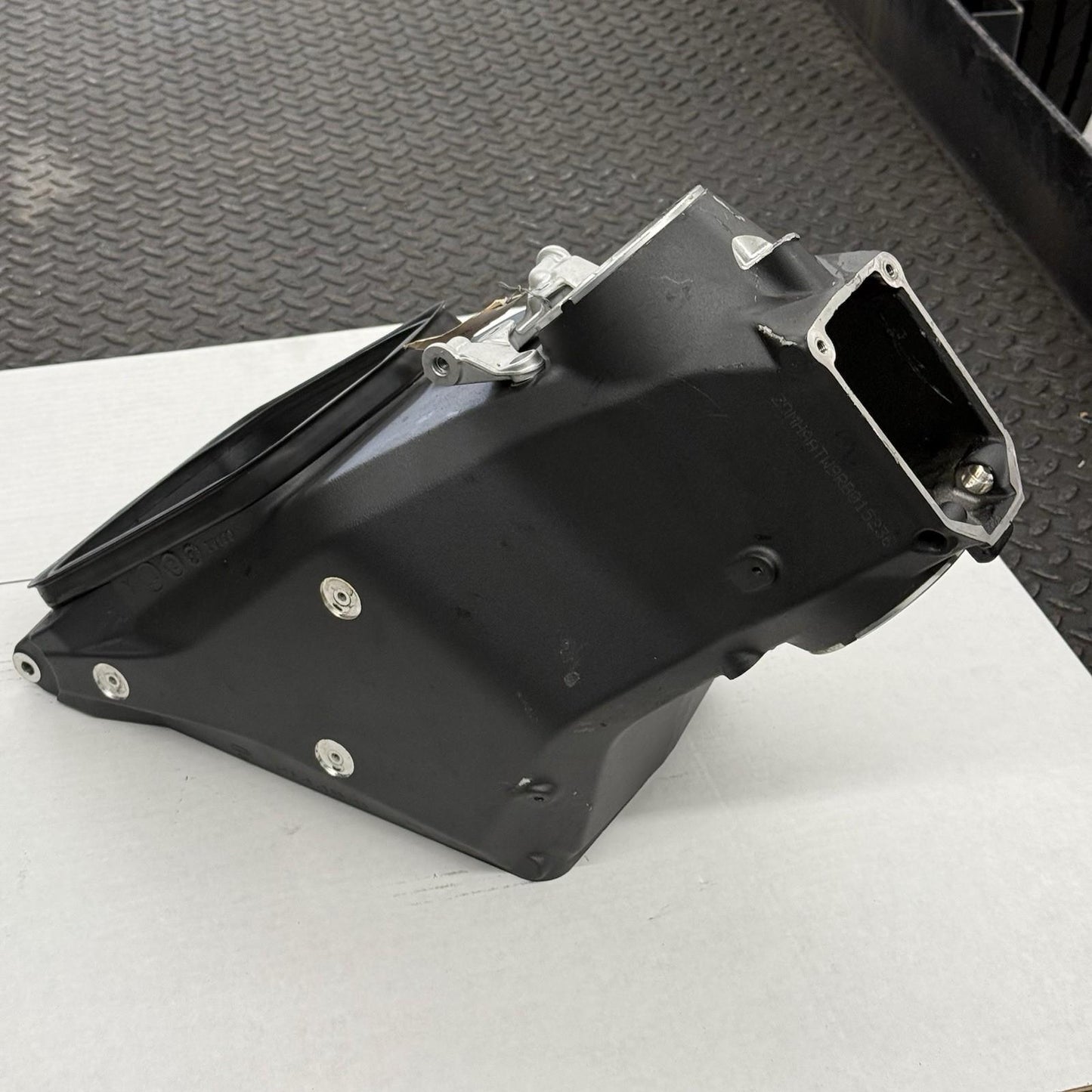 2020 - 2024 DUCATI PANIGALE V2 FRAME MAIN CHASSIS BLACK STRAIGHT BLACK STOCK