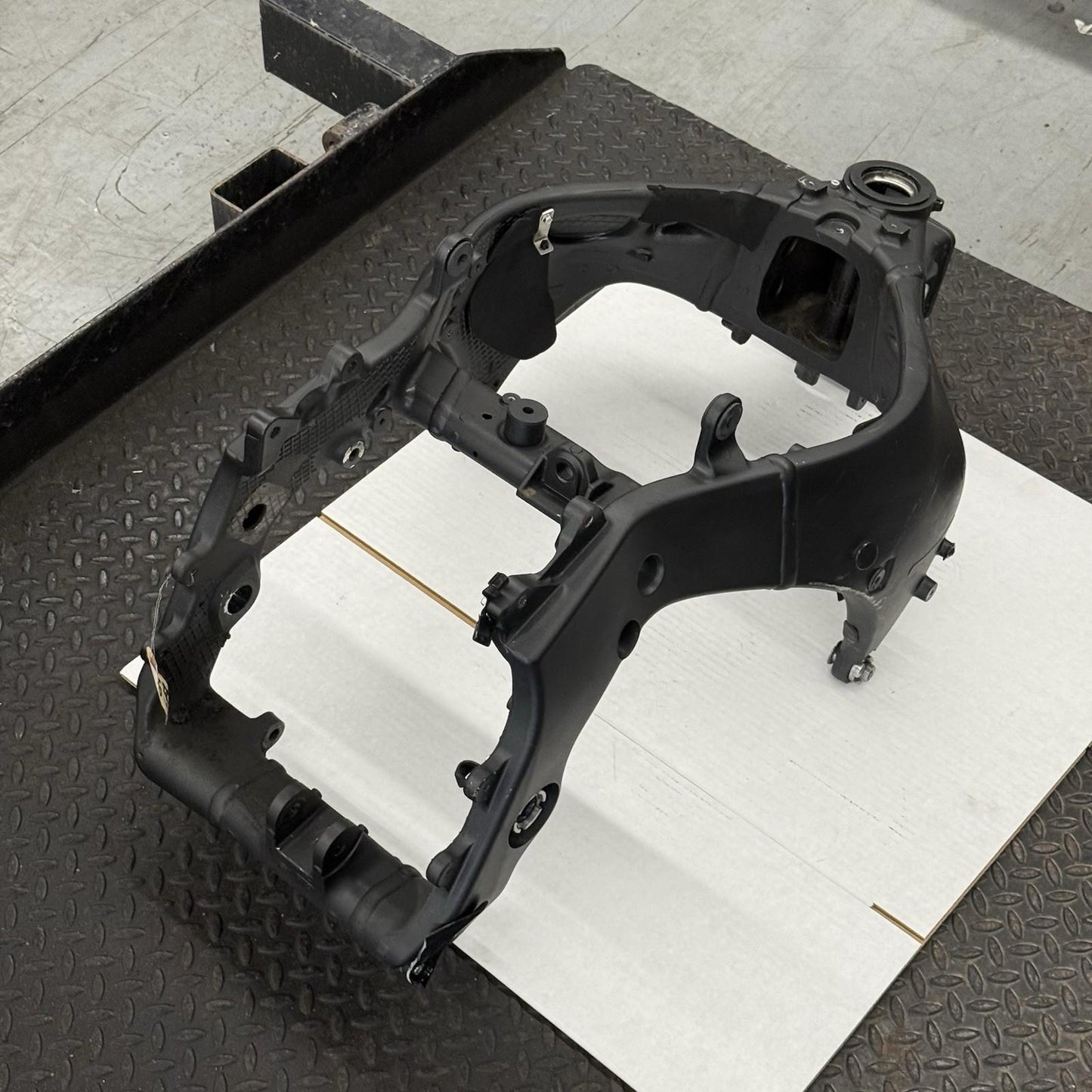 2021 - 2025 KAWASAKI NINJA ZX10R FRAME MAIN CHASSIS STRAIGHT STOCK BLACK