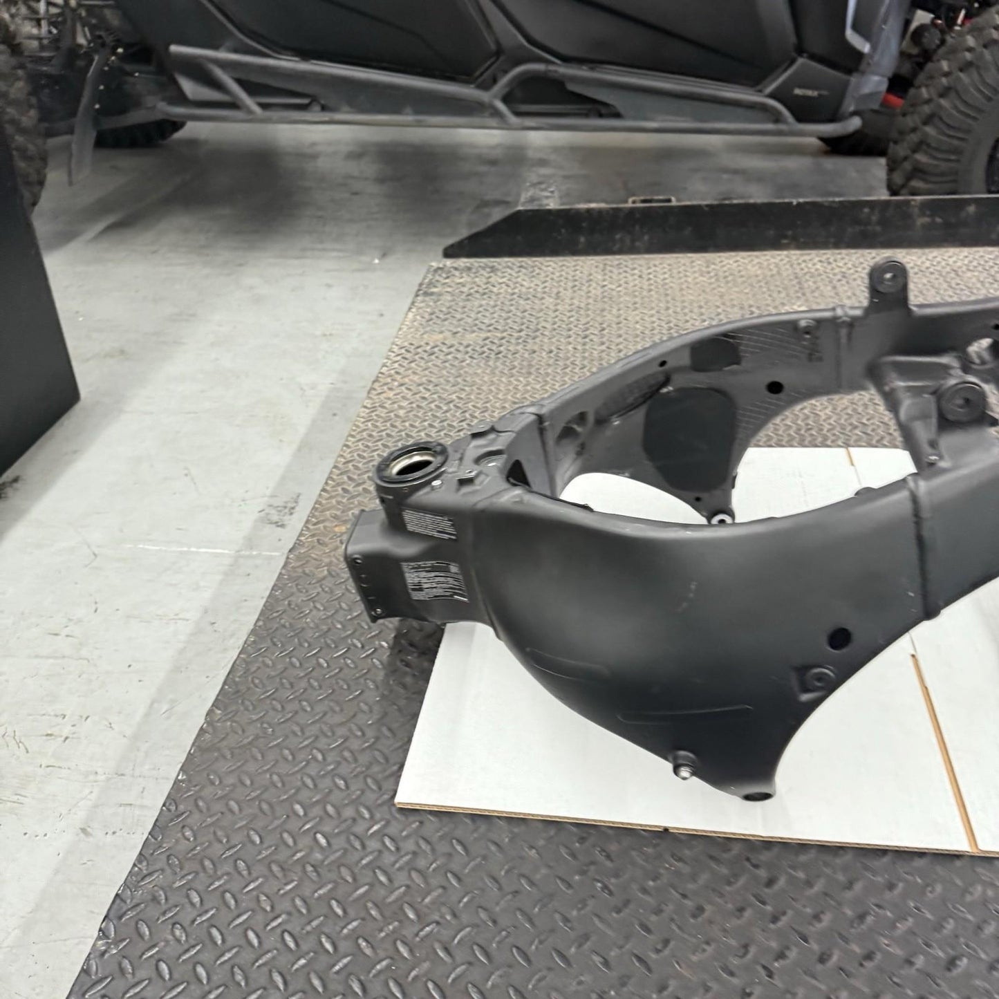 2021 - 2025 KAWASAKI NINJA ZX10R FRAME MAIN CHASSIS STRAIGHT STOCK BLACK