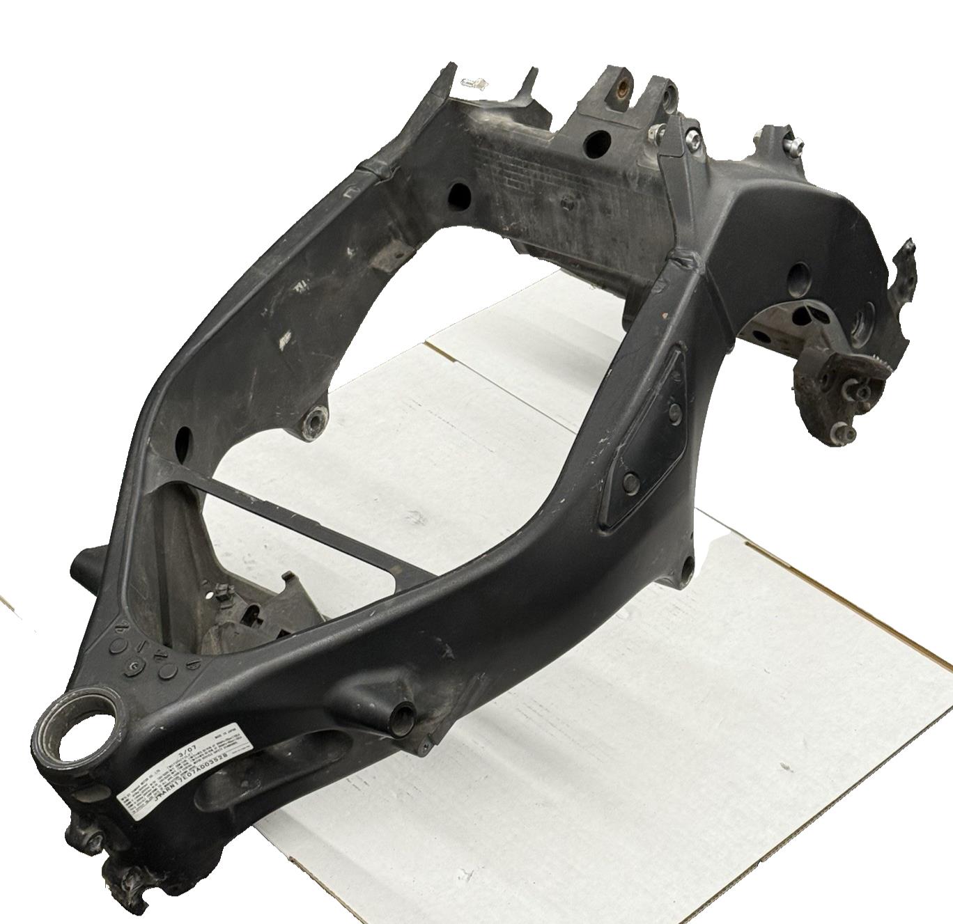 2004 - 2006 YAMAHA YZF R1 FRAME CHASSIS STRAIGHT BLACK STOCK *2005*