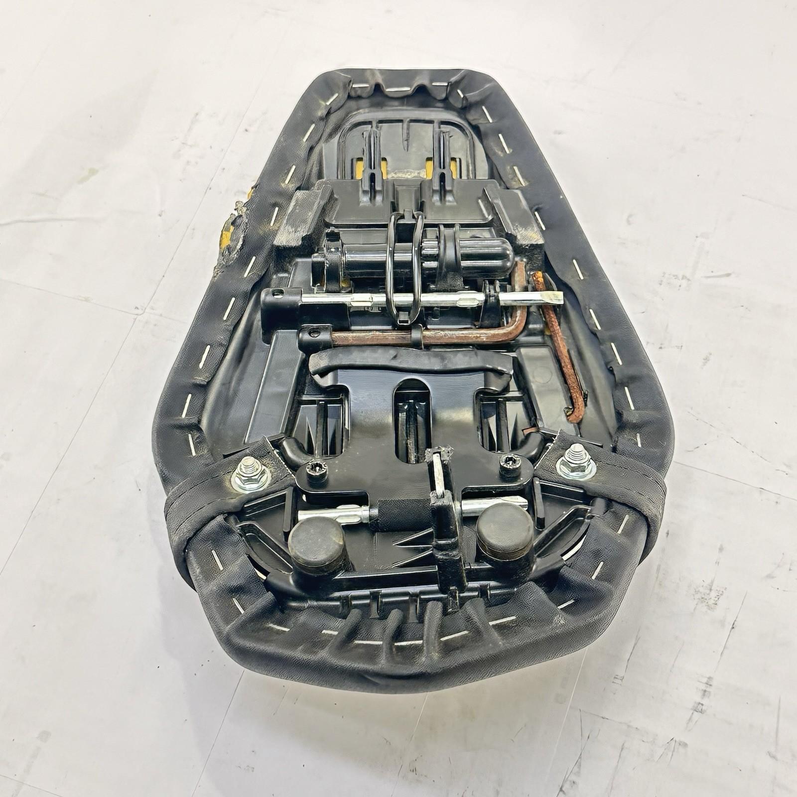 sセイズ 2024 - 2026 KAWASAKI NINJA ZX6R REAR SEAT PASSENGER PILLION BACK