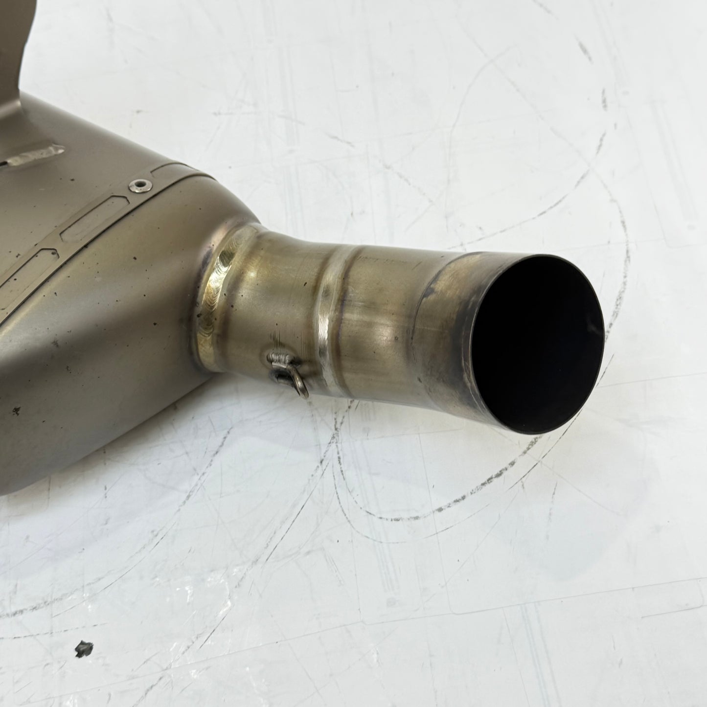 2014 - 2016 KTM 1290 SUPER DUKE R EXHAUST MUFFLER PIPE HEADER MANIFOLD AKRAPOVIC