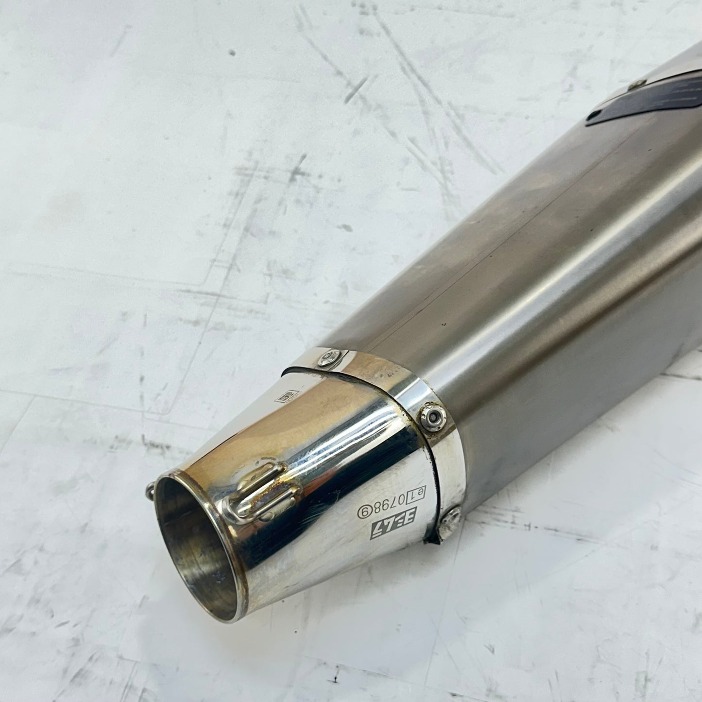 2011 - 2026 SUZUKI GSXS 600 GSXR 750 EXHAUST MUFFLER PIPE YOSHIMURA *SCUFFED*