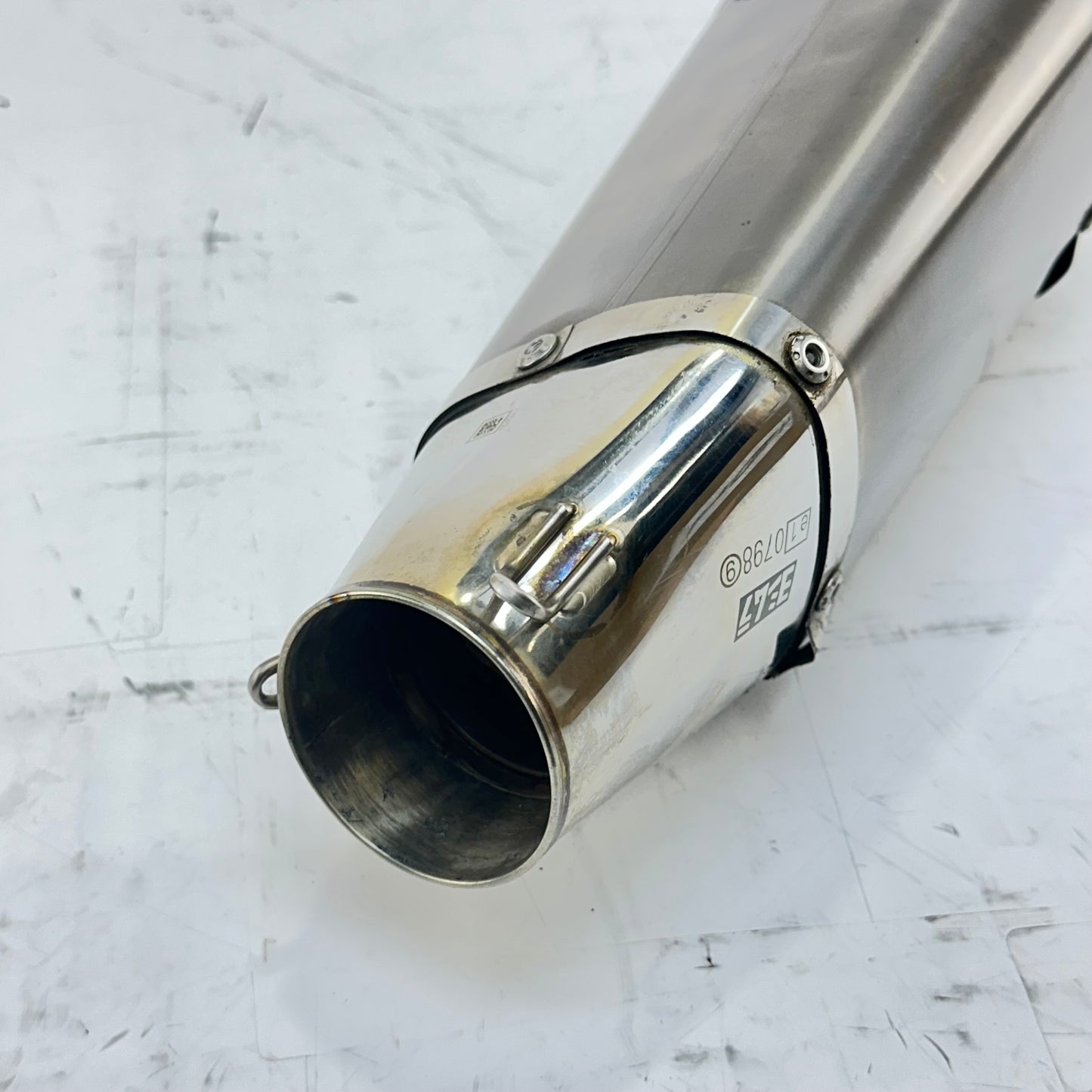 2011 - 2026 SUZUKI GSXS 600 GSXR 750 EXHAUST MUFFLER PIPE YOSHIMURA *SCUFFED*