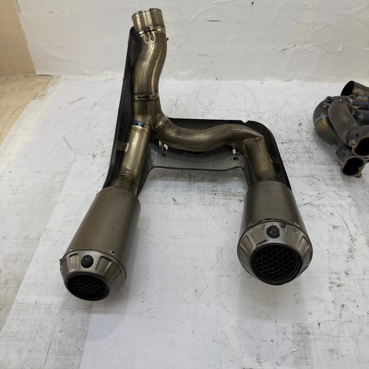2018 - 2024 Ducati Panigale V4 Akrapovic Full Exhaust Complete Assembly Damaged