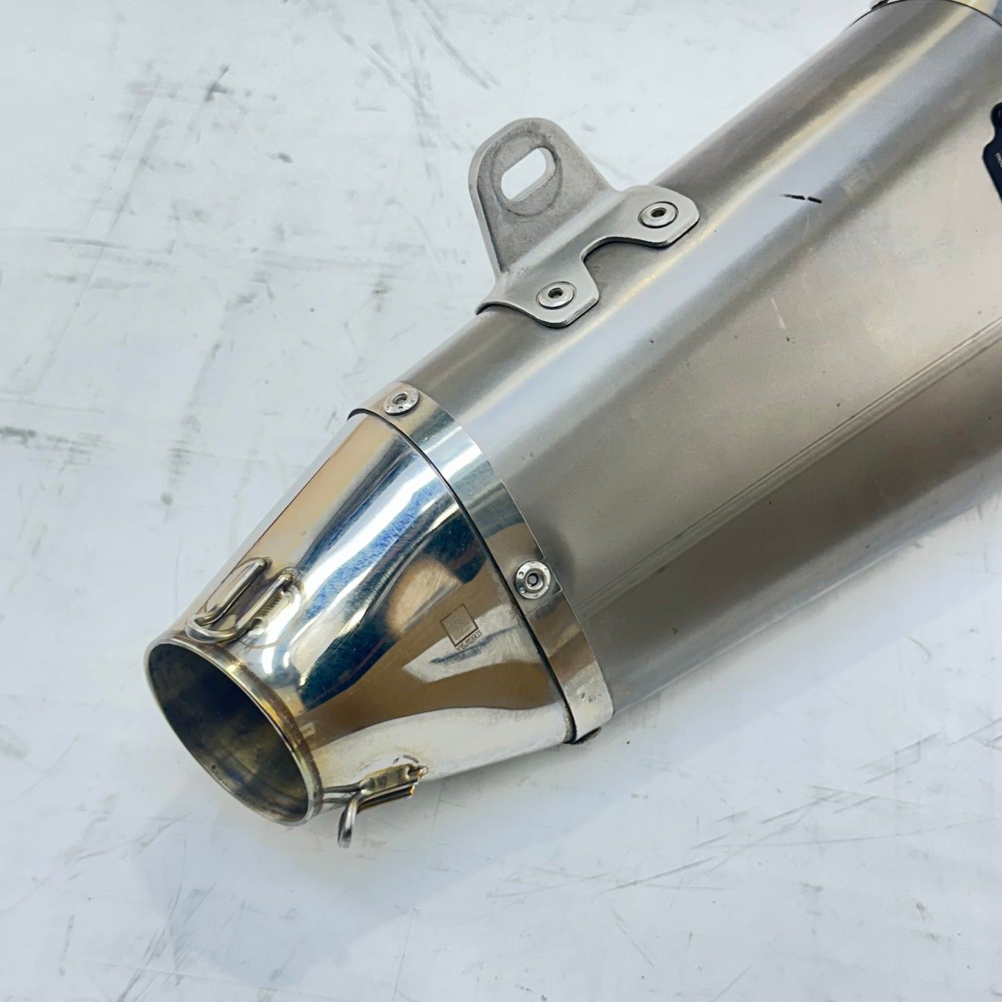2011 - 2026 SUZUKI GSXS 600 GSXR 750 EXHAUST MUFFLER PIPE YOSHIMURA *SCUFFED*