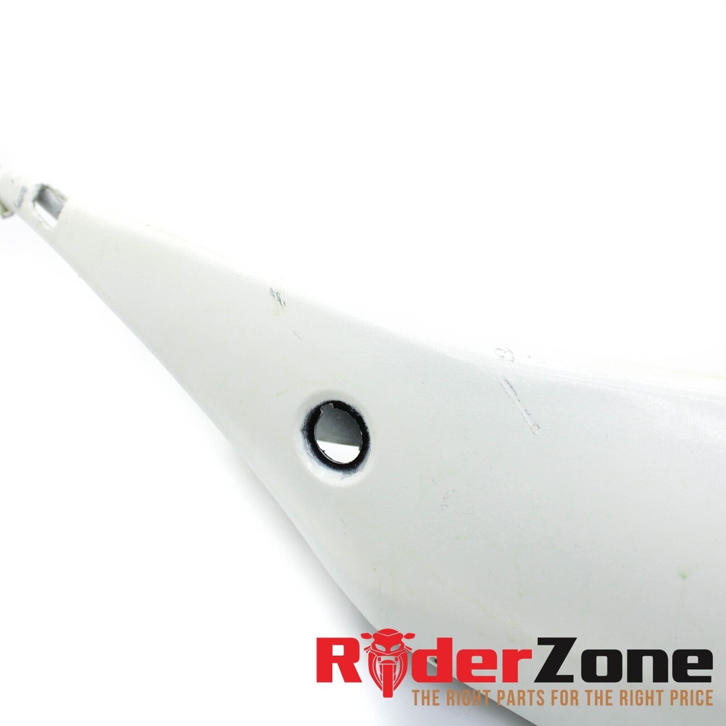 2005 2006 SUZUKI GSXR1000 TAIL FAIRING COWLS REAR BACK WHITE LEFT RIGHT PANEL