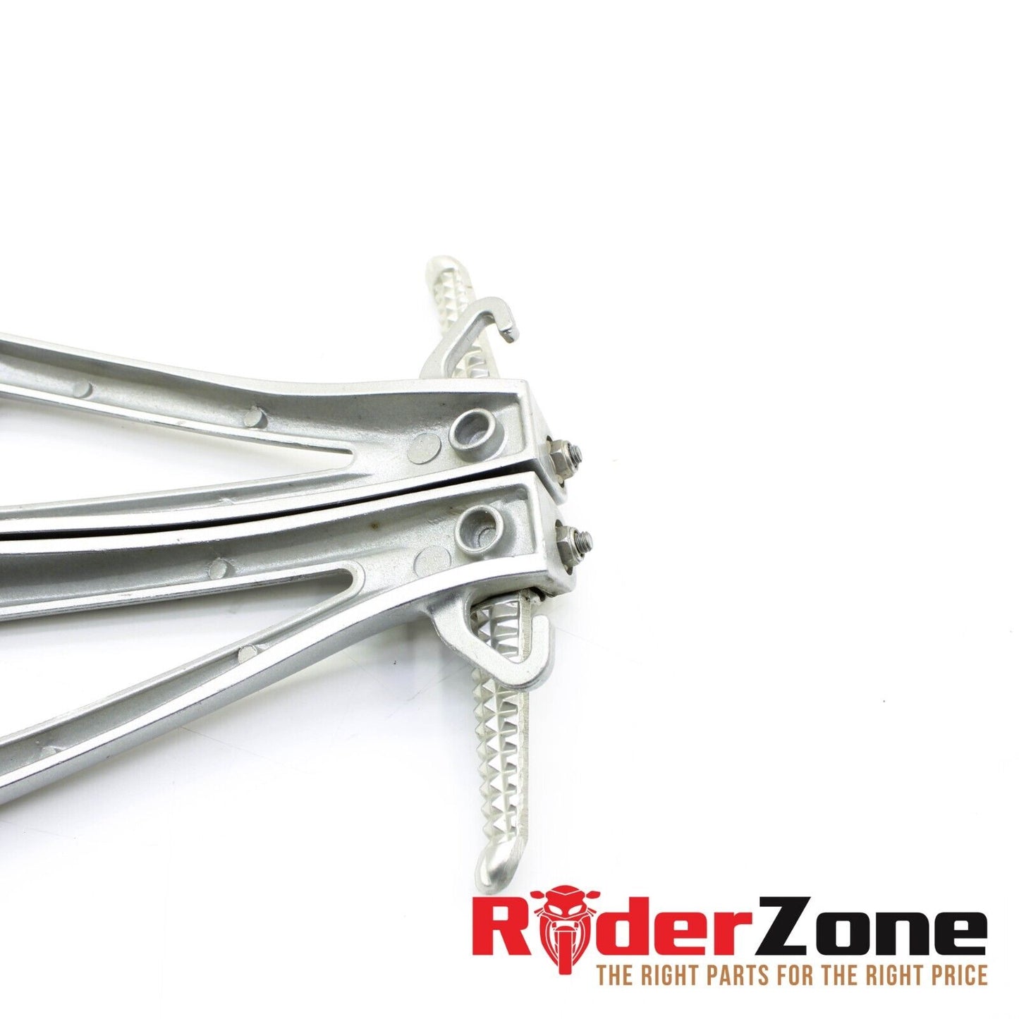 2006 - 2016 YAMAHA YZF R6 PASSENGER PEGS REAR LEFT RIGHT BACK SET PAIR SILVER