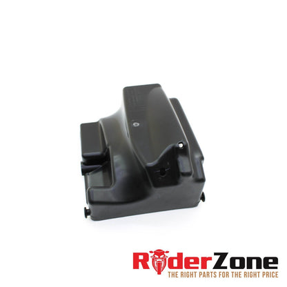 BANDEJA DE PLÁSTICO PARA CAJA DE UTILIDADES TRASERA KTM RC390 2015 2016 NEGRA 90508021000 