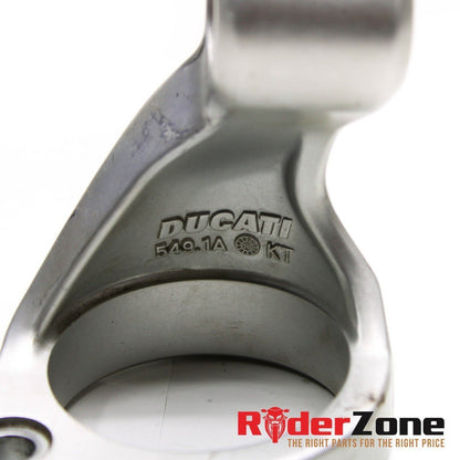 SOPORTE PARA MANILLAR DERECHO CON CLIP EN EL EXTERIOR DE DUCATI SUPER SPORT 2017-2020 OE 