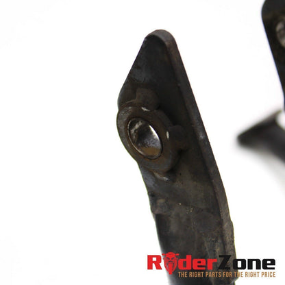 01 - 05 YAMAHA FZ1 CABALLETE CENTRAL CABALLETE DE MOTOR ELEVADOR DE RUEDA TRASERA FAZER NEGRO 