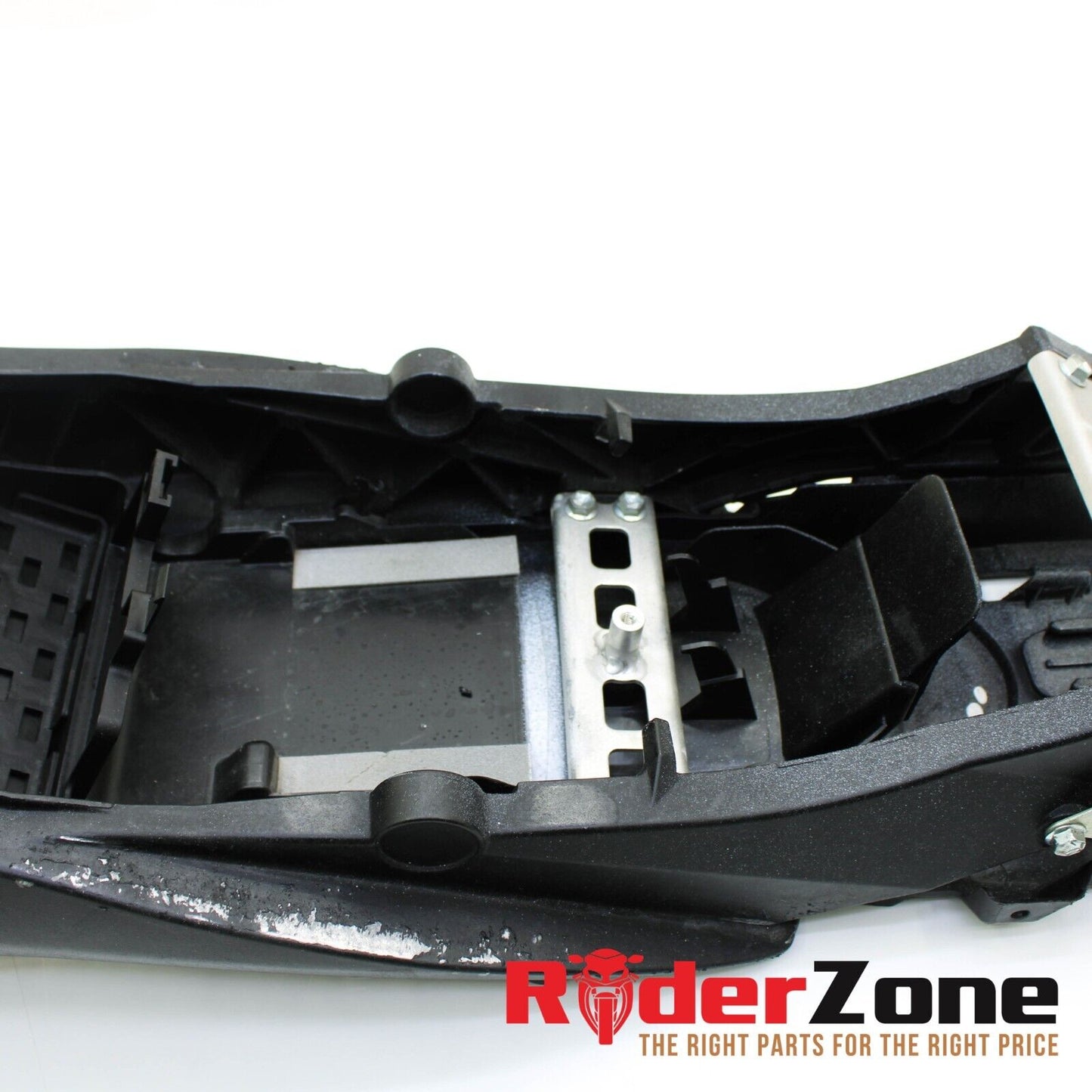 2008 2009 SUZUKI GSXR600 GSXR750 SUBFRAME REAR BACK TAIL PLASTIC TRAY BATTERY