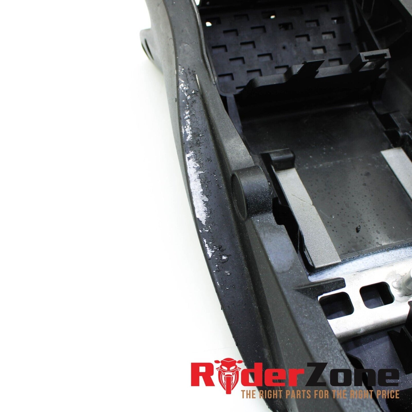 2008 2009 SUZUKI GSXR600 GSXR750 SUBFRAME REAR BACK TAIL PLASTIC TRAY BATTERY