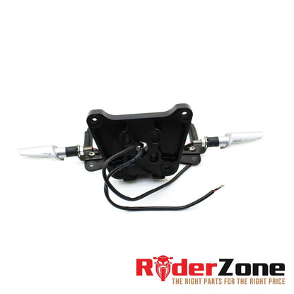 2009 - 2012 DUCATI STREETFIGHTER S SOPORTE DE LA PLACA DE INTERMITENTES TRASEROS HARDWARE 