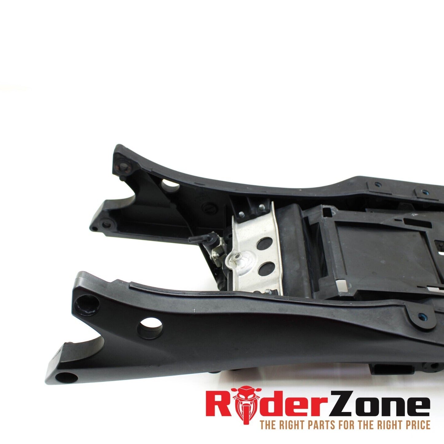 2007 2008 SUZUKI GSXR 1000 SUBFRAME REAR FRAME PLASTIC BATTERY TRAY STRAIGHT