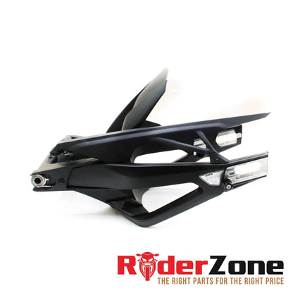 2020 - 2023 BMW S1000RR BRAZO OSCILANTE TRASERO GUARDABARROS TRASERO NEGRO GUÍA DE CADENA 