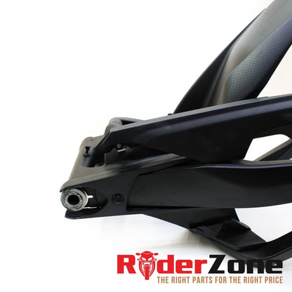 2020 - 2023 BMW S1000RR BRAZO OSCILANTE TRASERO GUARDABARROS TRASERO NEGRO GUÍA DE CADENA 