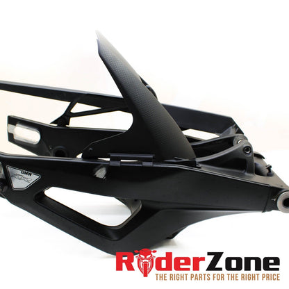2020 - 2023 BMW S1000RR BRAZO OSCILANTE TRASERO GUARDABARROS TRASERO NEGRO GUÍA DE CADENA 