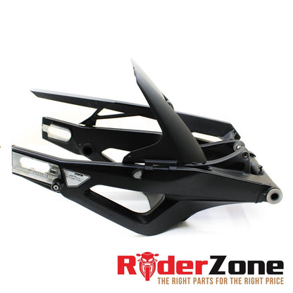 2020 - 2023 BMW S1000RR BRAZO OSCILANTE TRASERO GUARDABARROS TRASERO NEGRO GUÍA DE CADENA 