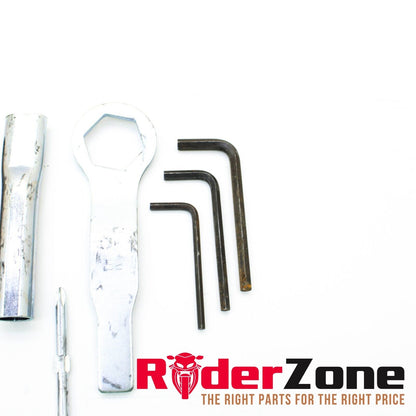 2016 - 2019 KAWASAKI NINJA ZX10R TOOL SET FLAT HEAD SCREW DRIVER KIT BAG WRENCH